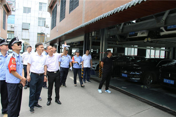 鄒永勝一行調研中心城區(qū)停車場和靜態(tài)交通一體化項目