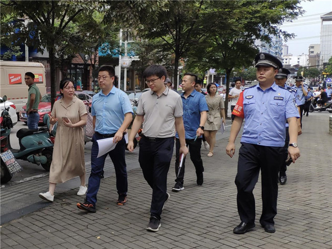 市委督查室組織開展中心城區(qū)停車問(wèn)題專項(xiàng)督查